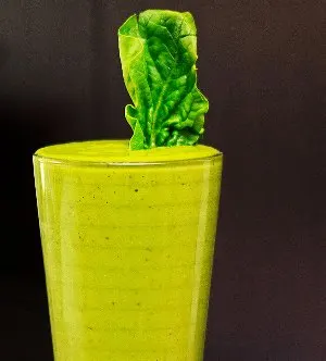 Spinach-Apple-Mango Green Yogurt Smoothie